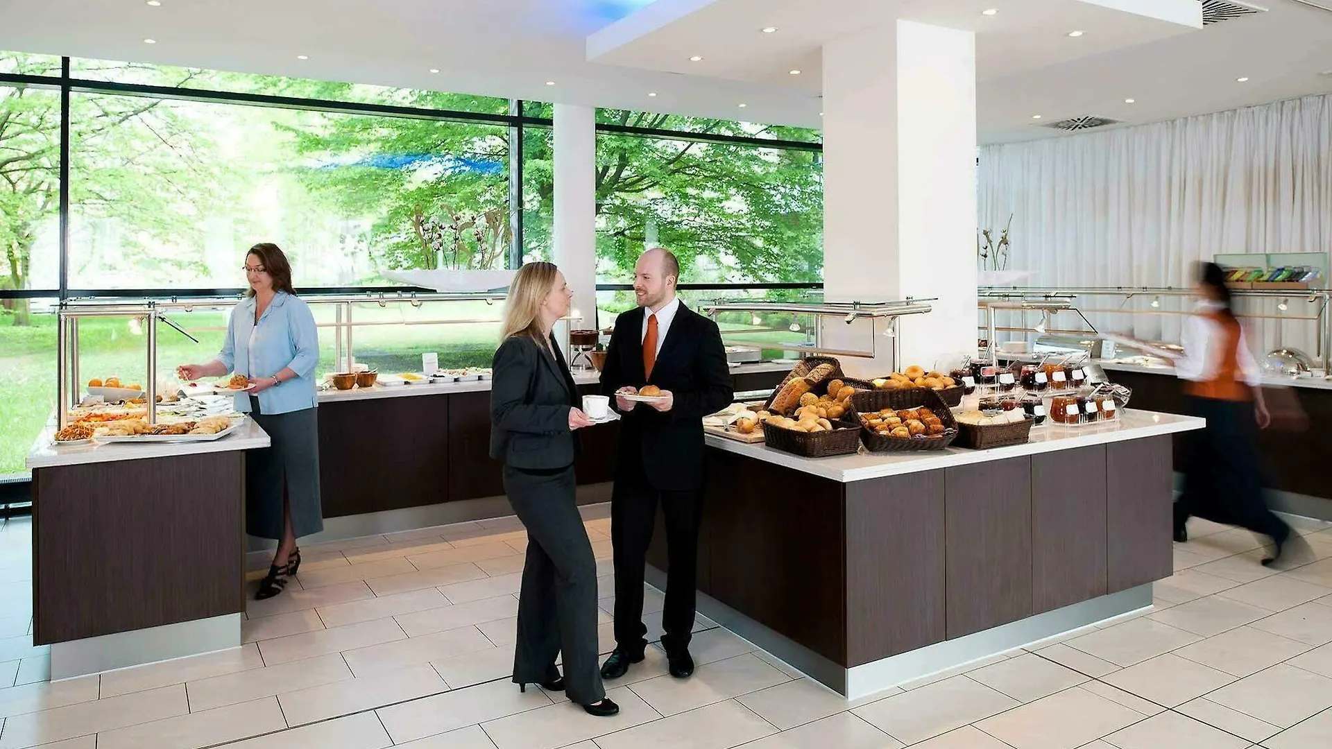 Novotel Hamburg City Alster 4*,
